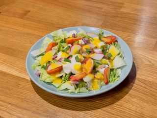 Sałatka ze świeżych warzyw
