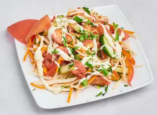 Chick tikkaen salad