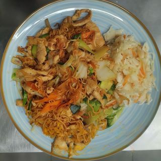 Makaron tajski z tofu