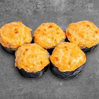 HOT ROLLS z pieczonym łososiem 5 sztuk