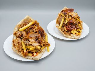 8. Kebab w bułce MIX 3 mięsa - Frytas - Standard