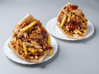 5. Kebab w bułce z kurczakiem - Frytas - Mega