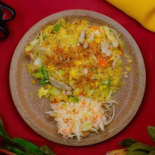 Ryż Smażony z Wieprzowiną i Warzywami