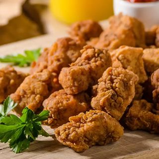 Kawałki kurczaka + frytki (15szt)