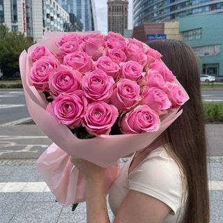 25 różowych róż