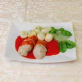 Gołąbki z mięsem w sosie pomidorowym