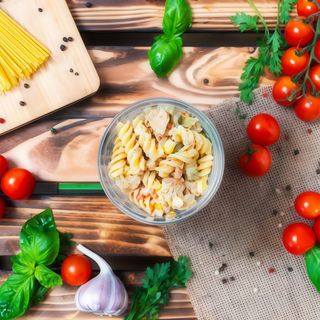 MAKARONOWA Z KURCZAKIEM (100g)