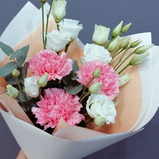 Bukiet eustoma i goździk 