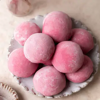 Lody MOCHI Strawberry Cheesecake
