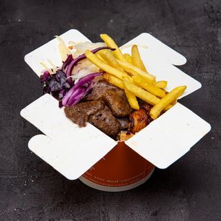 Kebab Box z surówkami mały (średni)