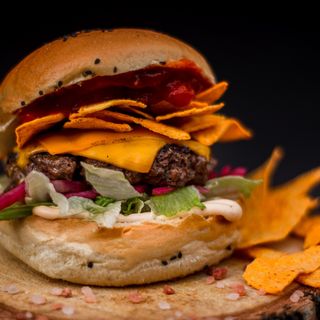 Burger Tukan+ Tymbark Owocowy 250 ml GRATIS