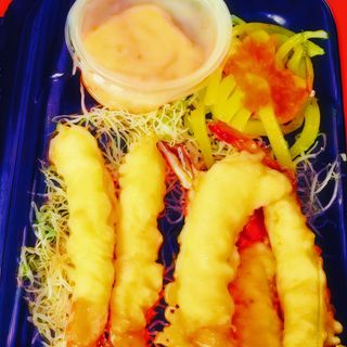 Krewetki w tempurze 6 szt podawane z sosem ostrym spicy majo