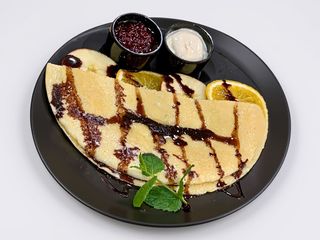 Omlet z powidłami i śmietaną