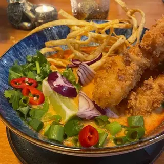 Khao Soi z kurczakiem w panko