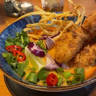 Khao Soi z kurczakiem w panko