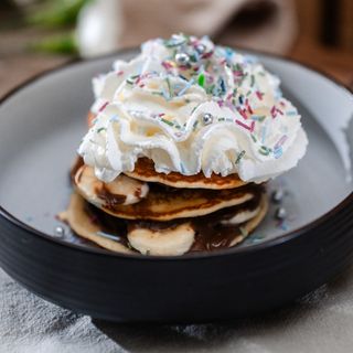 Pancakes z nutellą i owocami