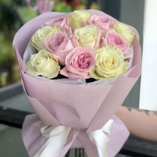 Bukiet n.127 z Róży biało -rózowy 11 szt