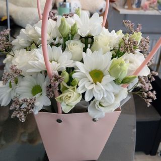 Torebka różowa - mix kwiatów białych