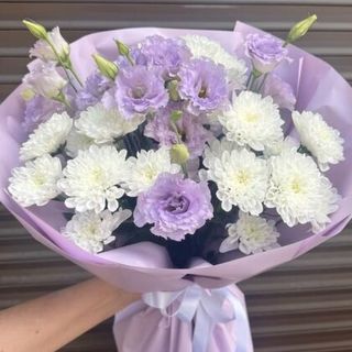 Bukiet n.110  Florystyczny z eustomy i hryzantemy