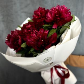 Bukiet n. 109 z Piwonii czerwonej 5 szt