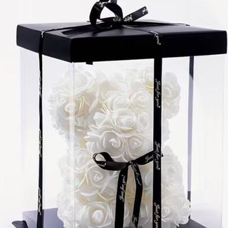 Miś z różyczek w pódelku biały XS