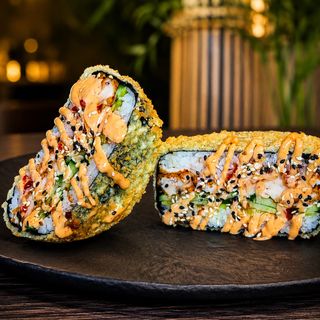 Burger sushi z łososiem