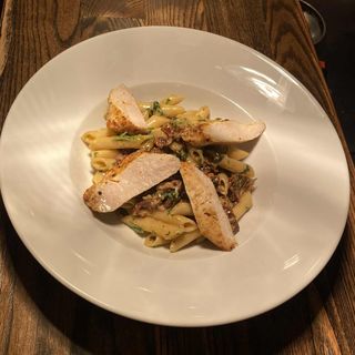 Penne z grillowanym kurczakiem