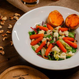 Sałatka z marchewką mini w miodzie