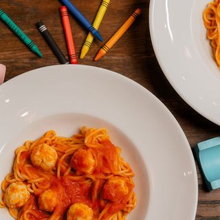 Spaghetti z pulpecikami drobiowymi