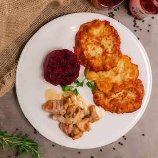 Polędwiczki wieprzowe z sosem kurkowym