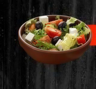 SALATKA GRECKA Z KURCZAKIEM