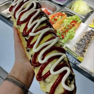 Zapiekanka duża z sosami