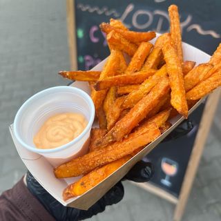 duże FRYTKI z batatów