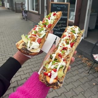 Zapiekanka z SZYNKĄ wiejską