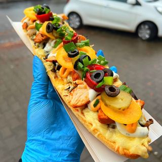 Zapiekanka duża z KEBABEM drobiowym