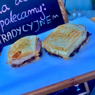 TOSTY tradycyjne z SZYNKĄ wiejską