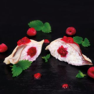 Pierogi z serem i malinami 8szt.