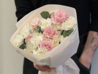 Dianthus white vs eucaliptus