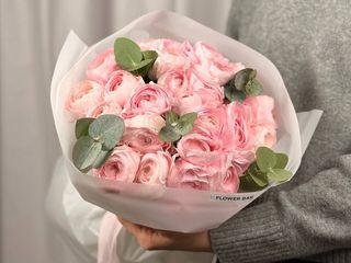 Ranunculus lady pink vs eucaliptus