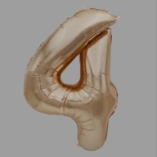 Balon z helem cyfra 4