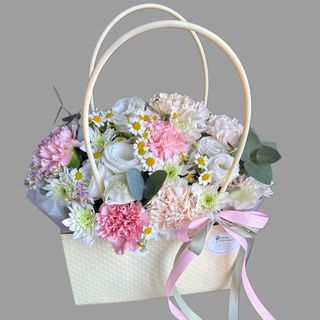 Letnia torebka kwiatów