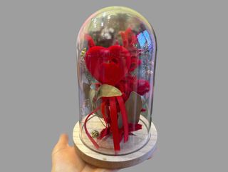 Kopułka z kwiatami stabilizowanymi 05