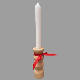 Świecznik z świecą