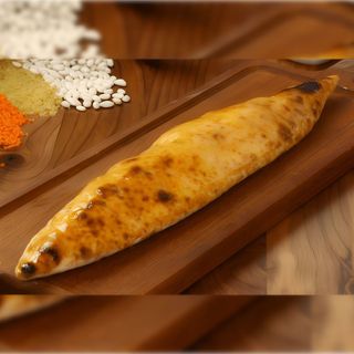 Zakryte Pide z mozzarellą i pieczonym mięsem