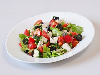 Sałatka śródziemnomorska (Wegańska)