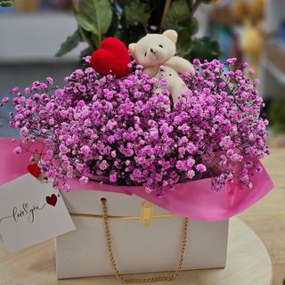 Torebka z kolorowa gipsówka i misiem+serduszko