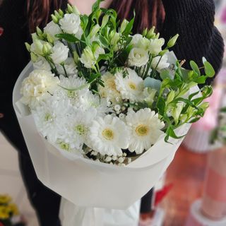 Bukiet w tonacji bieli