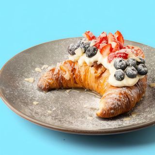 Croissant z mascarpone