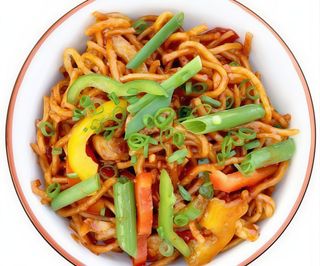 235.Smażony Makaron Hakka (350g)