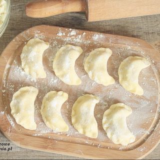  słodkie pierogi z serem